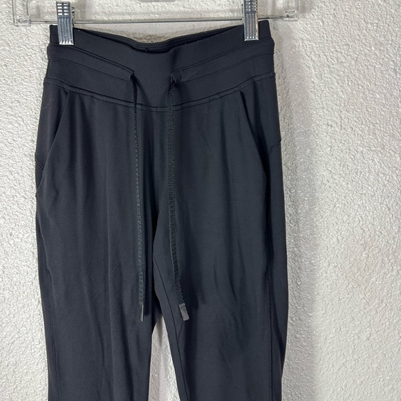 Lululemon Ready to Rulu Jogger Crop Black SZ 2 - Picture 5 of 8